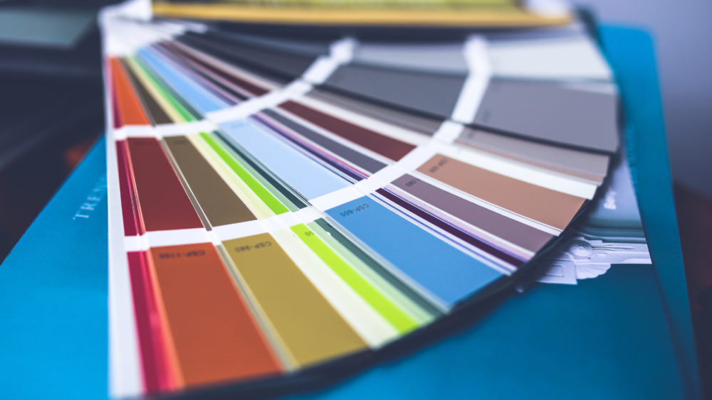 Descubre las claves para una combinación de colores impactante en la decoración de interiores. Paleta de Colores