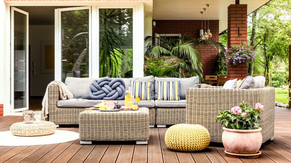 How to choose the right furniture to decorate your home. Beige garden furniture on terrace