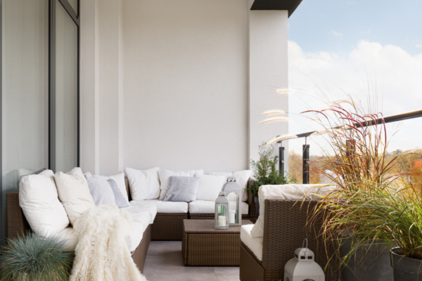 tips furnishing balcony summer