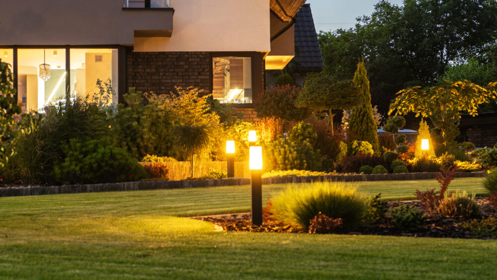 iluminación lámparas patio jardín